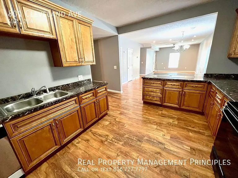 801 Cleveland Ave — Photo 5