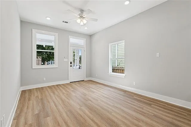 3 bed, 2.0 bath, 1300 sqft, $2,150 — Photo 4