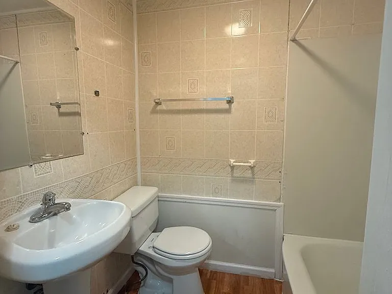 416 W Lombard St — Photo 6