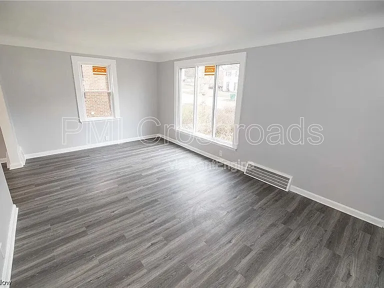 5194 Homewood Ave — Photo 6