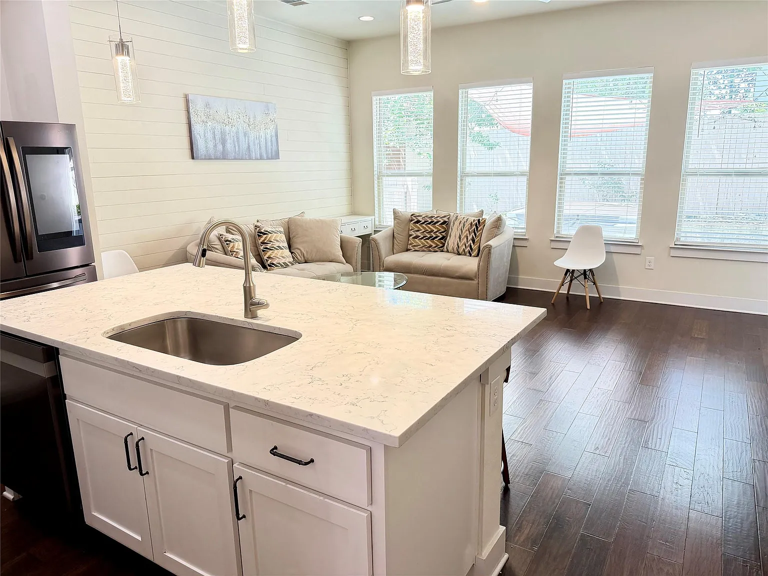 2 bed, 2.0 bath, 1828 sqft, $2,400 — Photo 3