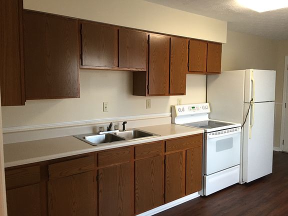 4th image of 571 Daventry Ln