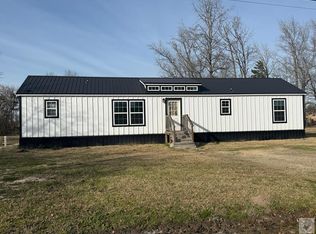 100 Saddlebrook Dr, De Kalb, TX 75559