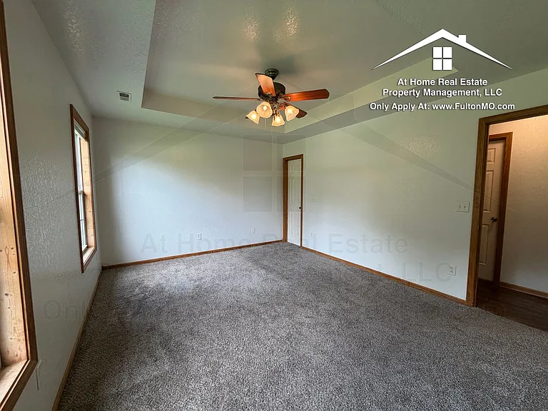 1902 Dunham Dr — Photo 23