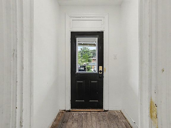 3rd image of 405 Poplar St