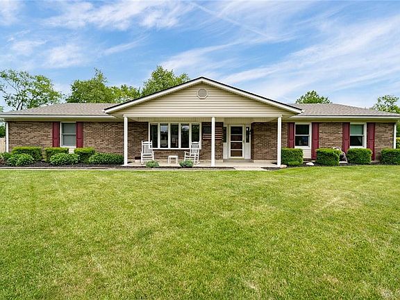 2nd image of 9894 Rose Arbor Dr