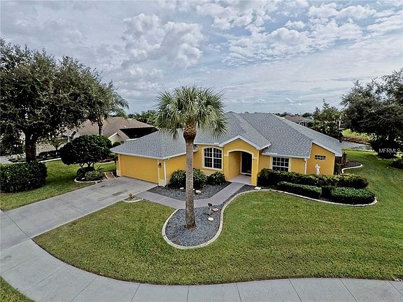 3rd image of 7035 Park Cir