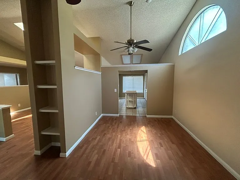 4927 W Hemlock Ave — Photo 4