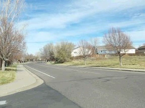 Exterior Neighborhood (street photo)