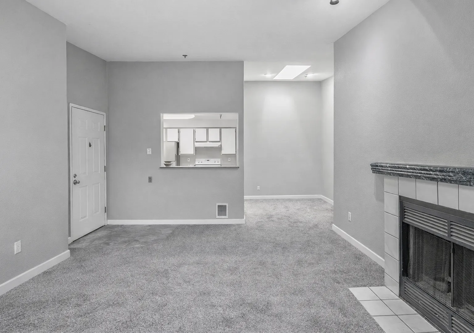 2BR Condo w/ Vaulted Ceilings, W/D, Parking & Amenities — Photo 3