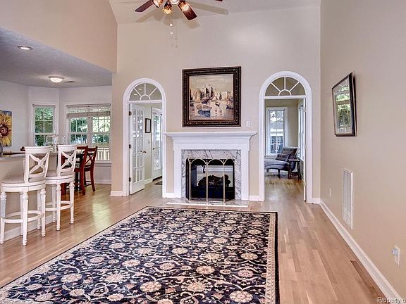 5th image of 6240 N Mayfair Cir