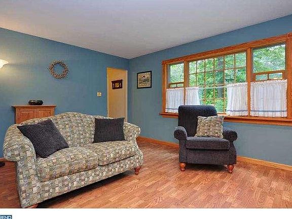 5th image of 17 Brandywine Dr