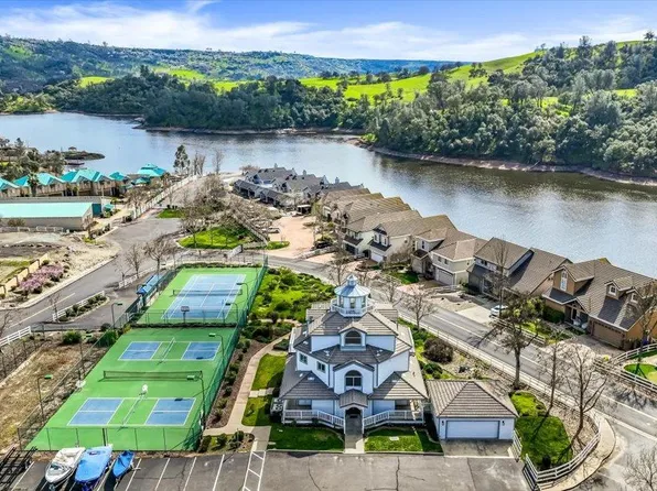 1046 Shoreline Dr, Copperopolis, CA 95228