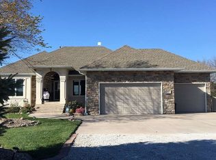 1616 Road N, York, NE 68467