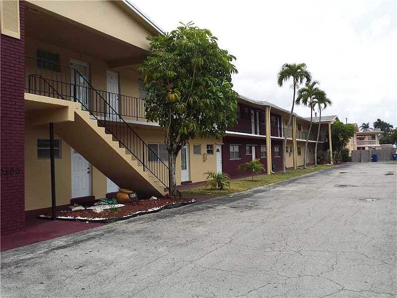 1st image of 20500 NW 7th Ave APT 6
