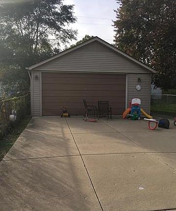 3rd image of 4828 Williams St