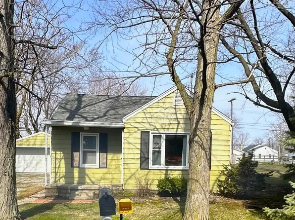 1110 Vineyard Dr, Monroe, MI 48161