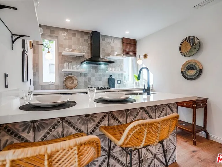 1574 Murray Dr — Photo 14