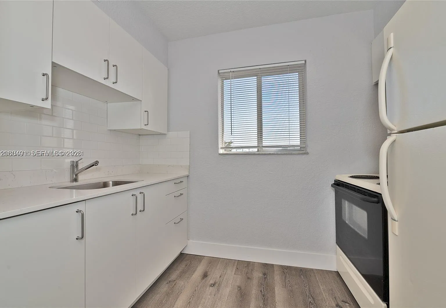 River Grand Ii Condo — Photo 1