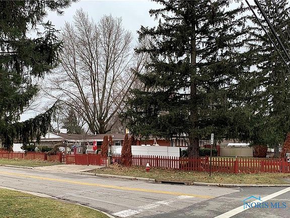 2nd image of 3037 W Lincolnshire Blvd