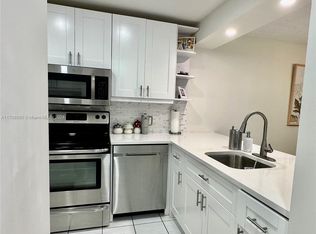 11336 NW 16th St, Pembroke Pines, FL 33026