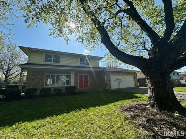 52634 Helvie Dr, South Bend, IN 46635