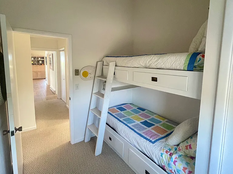 643 Dune Rd — Photo 9