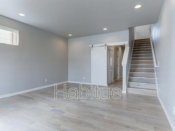 3rd image of 1639 W Idaho St