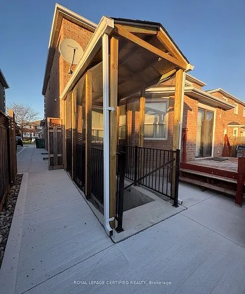 4468 Ashley Ave #BASEMENT — Photo 16