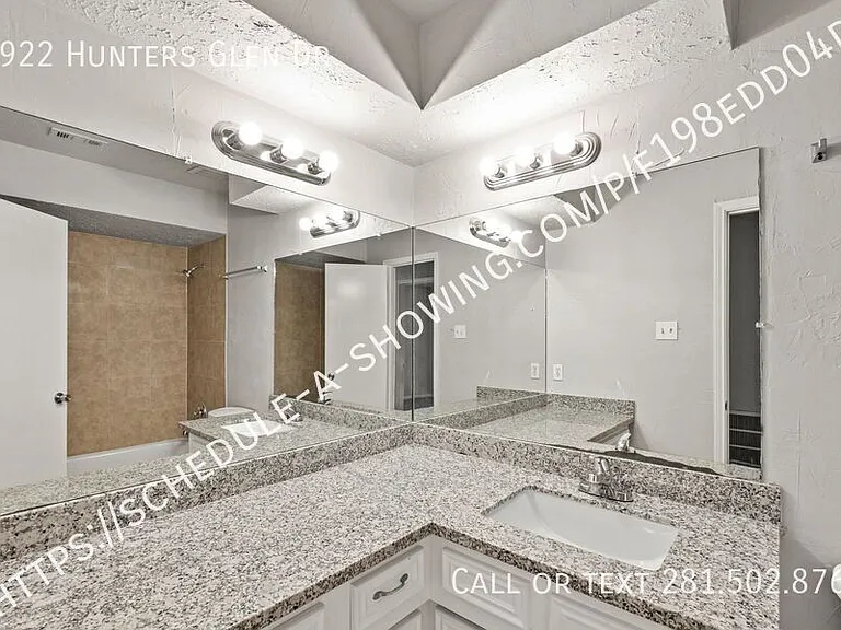 2922 Hunters Glen Dr — Photo 6