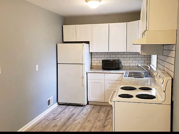 3rd image of 315 Mohican Dr