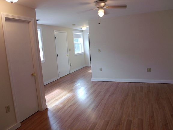 5th image of 7 Chelle Rd #3