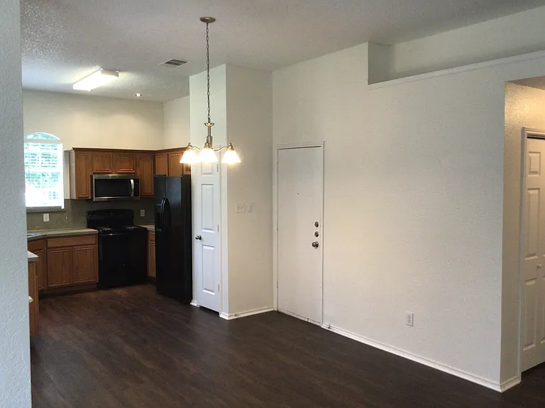 505 Judy Ln — Photo 4