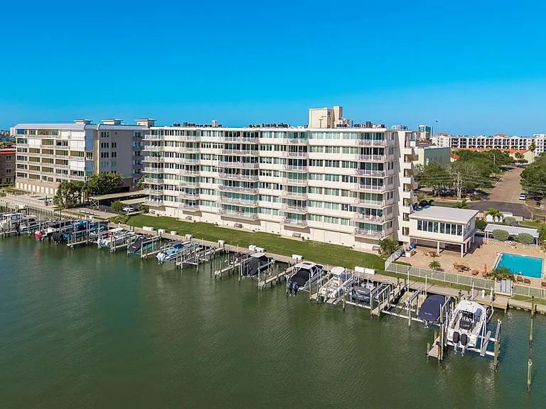 223 Island Way #2D — Photo 48