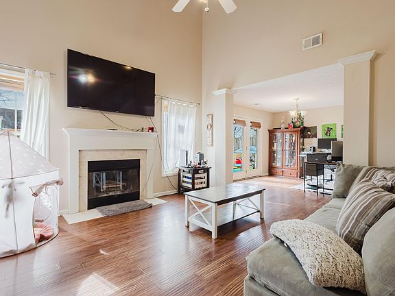 4th image of 2560 Rockaway Pl