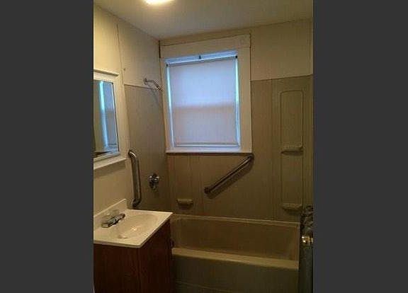 Bathroom updated. New pictures coming soon.