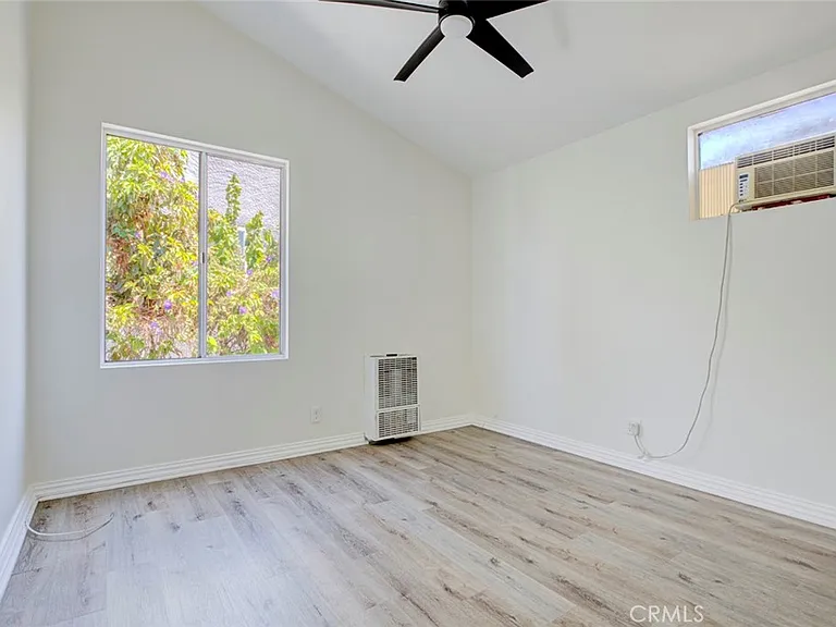 4927 Lexington Ave — Photo 26