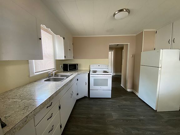 4th image of 1128 Ava St