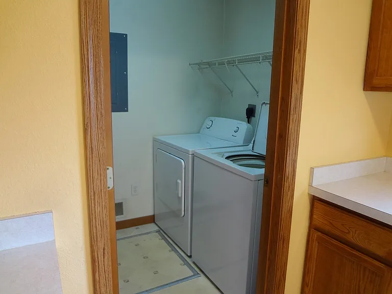 165 Mason St #B — Photo 4
