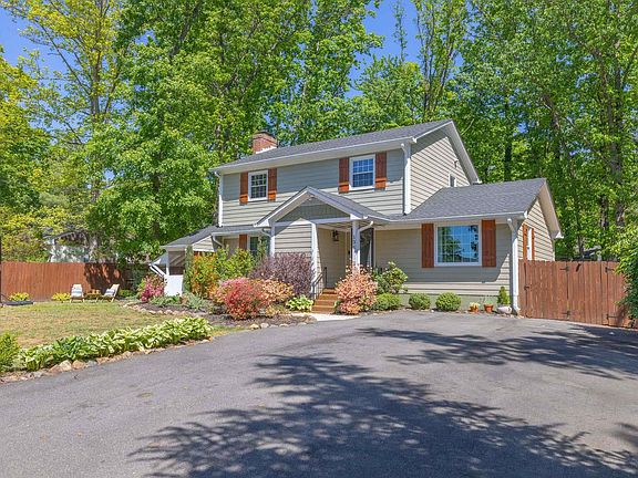 2nd image of 134 W Park Dr