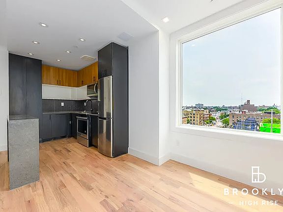 3rd image of 986 Rogers Ave Penthouse 6E