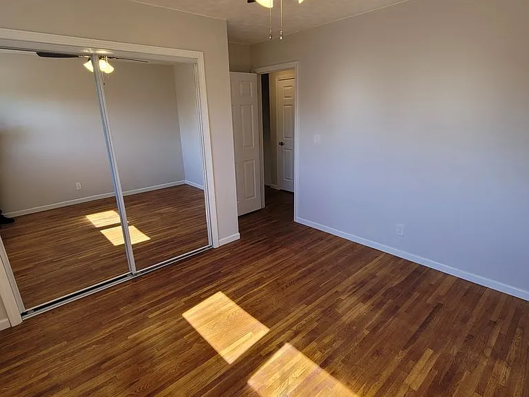 505 7th Ave — Photo 14