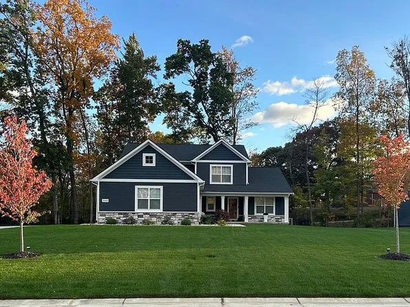 9069 Fielding Dr, Brighton, MI 48116