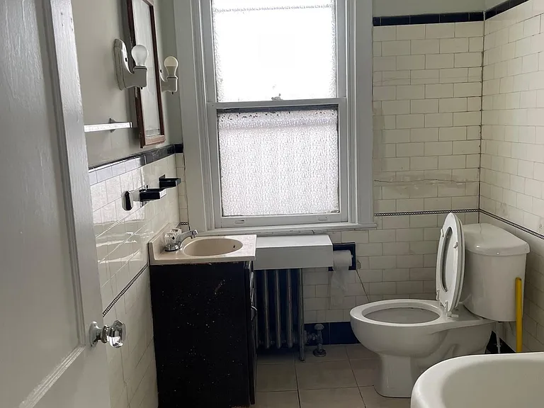 Bathroom, picture #2