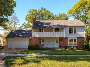 685 Henry Ave, Ballwin, MO 63011