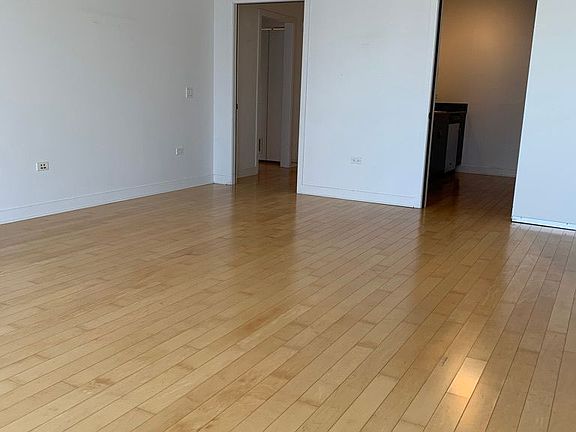 3rd image of 8 E Randolph St Unit 3307