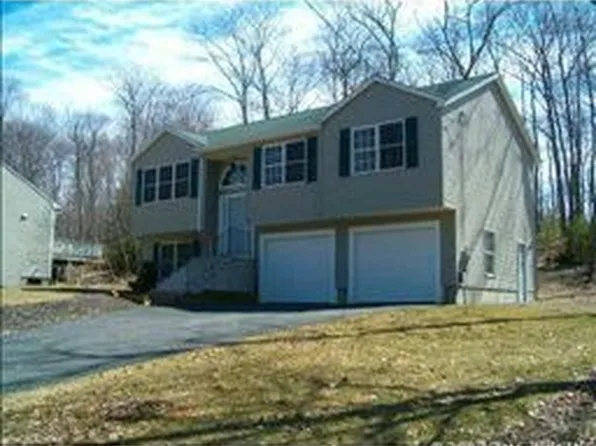 315 Lake Washington Dr, Glocester, RI 02814