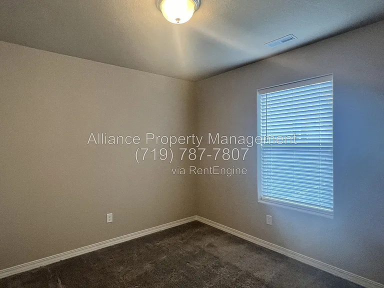 7851 Lathrop Vw — Photo 29