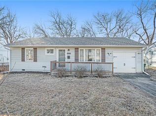 7218 Outlook St, Overland Park, KS 66204