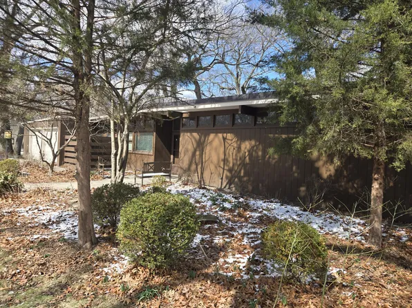 1445 Park Dr, Munster, IN 46321